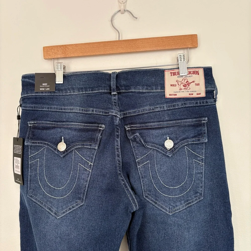 True Religion || Ricky Straight Jeans Flap Pocket in Medium Flake Blue 32x34 NWT
